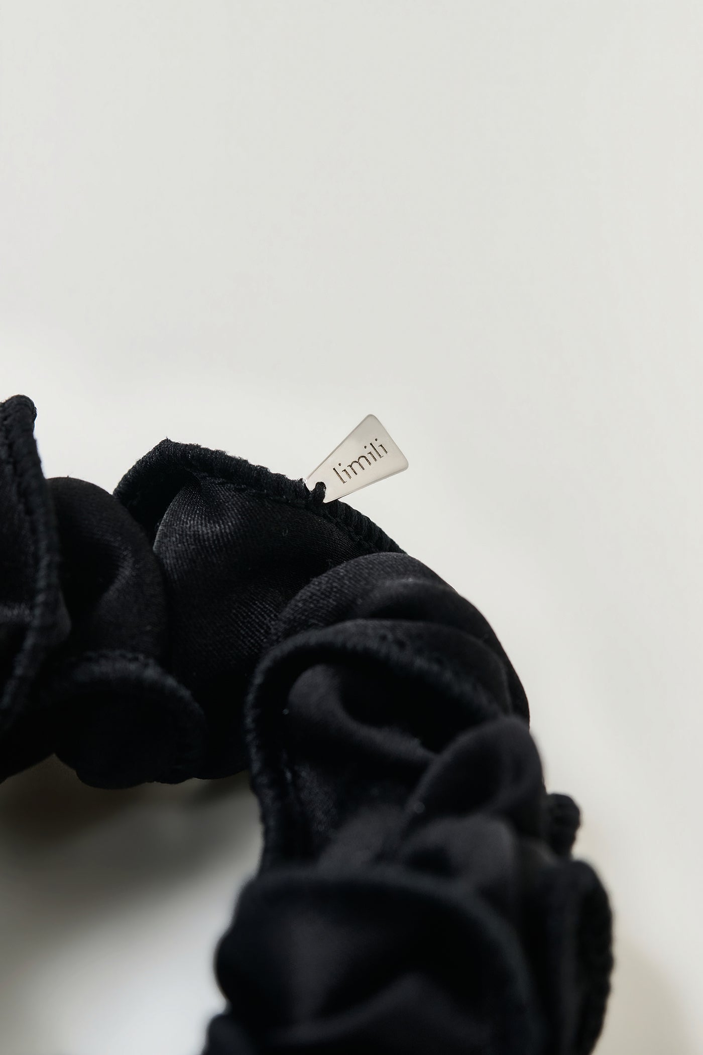 Silk Outline Scrunchie　S