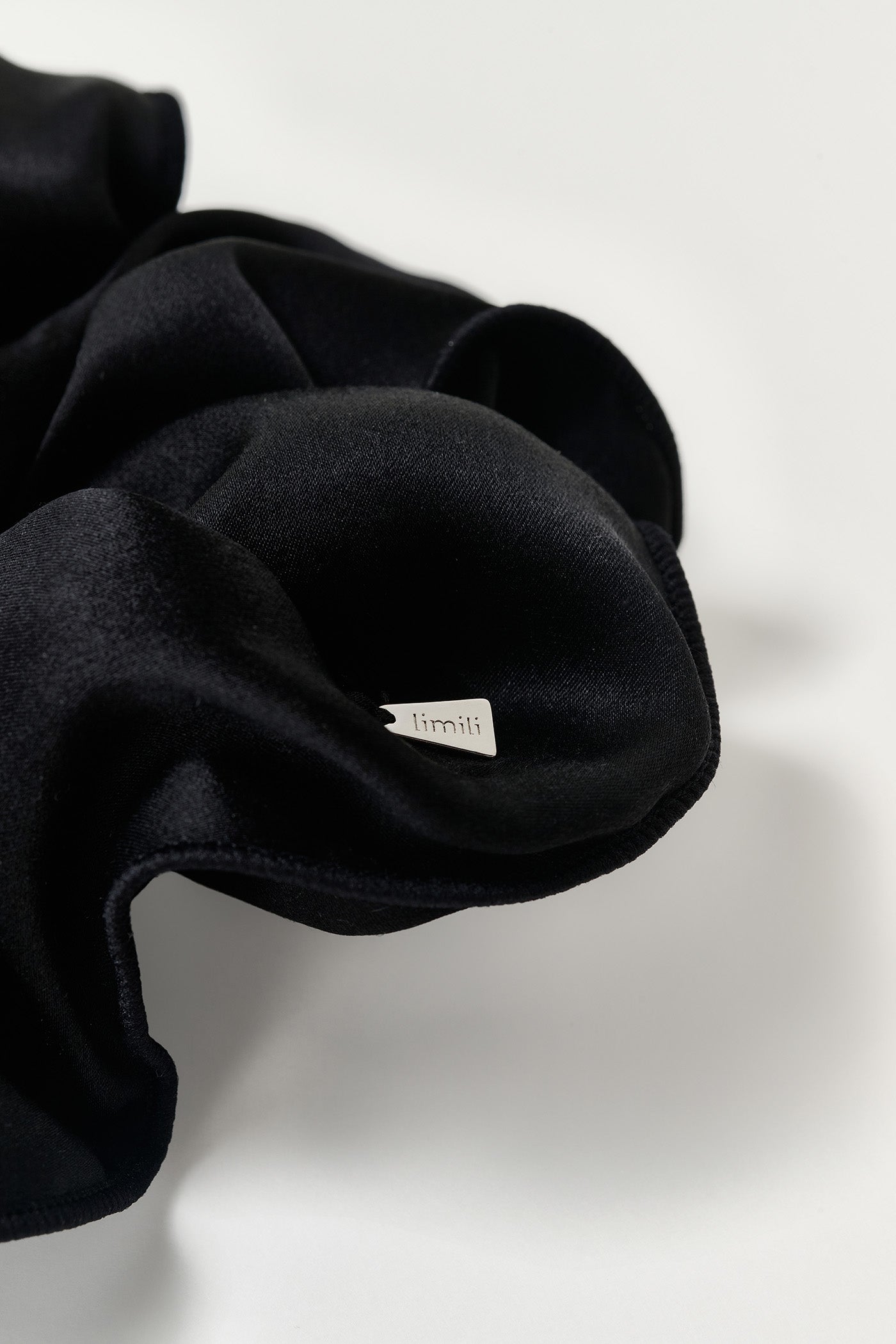 Silk Outline Scrunchie　M